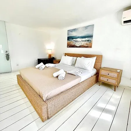 Laguna Blue Vila